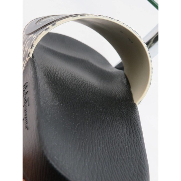 NIB FERRAGAMO GROOVE 6 BEIGE BLACK RUBBER GANCINI LOGO SANDALS SLIDES 10 M main image 4